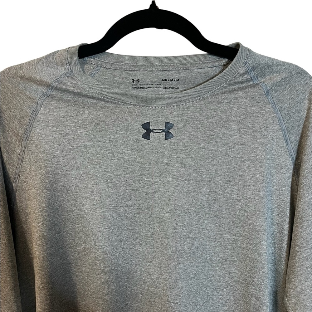 Under Armour Heat Gear Loose fit shirt in size medium - Picture 4 of 6